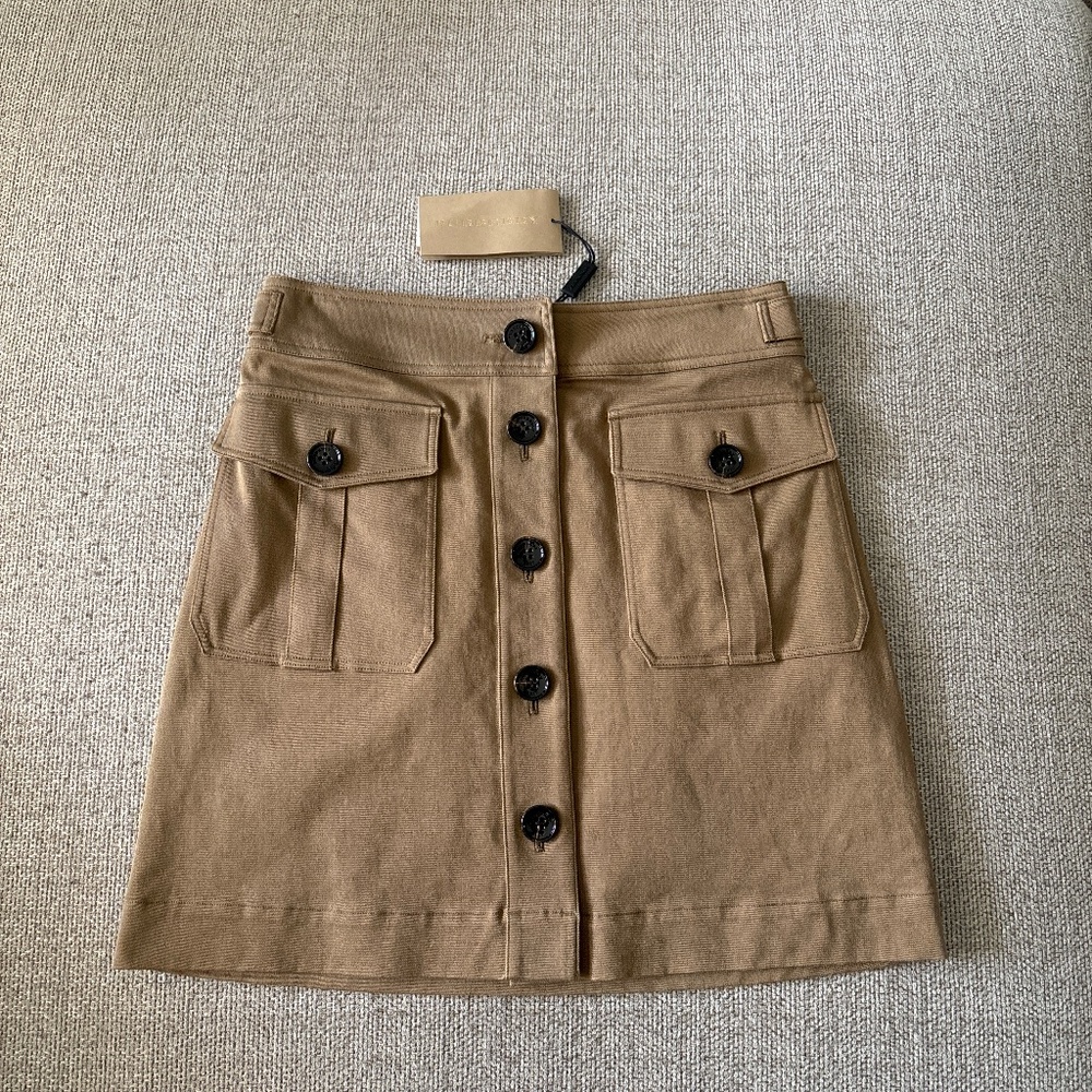 BURBERRY SKIRT NWT size 4